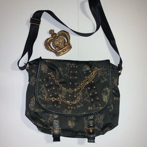 VINTAGE BCBGirls Black/Gold Canvas Crossbody Sandb